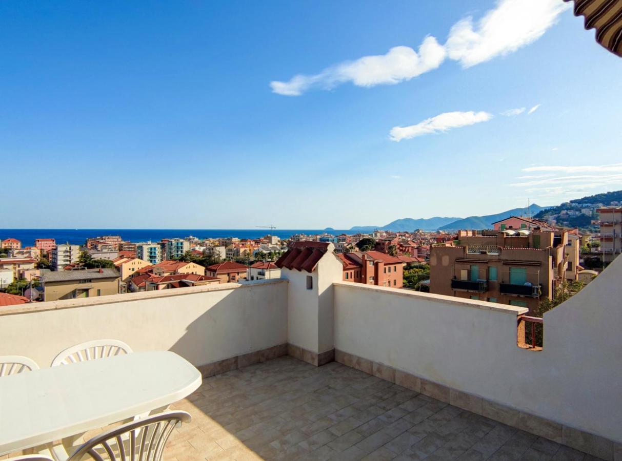Apartamento Bella Vista - By Ligooria Pietra Ligure Exterior foto